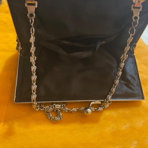 Apt9 Beaded clutch. - Picture 4 of 6